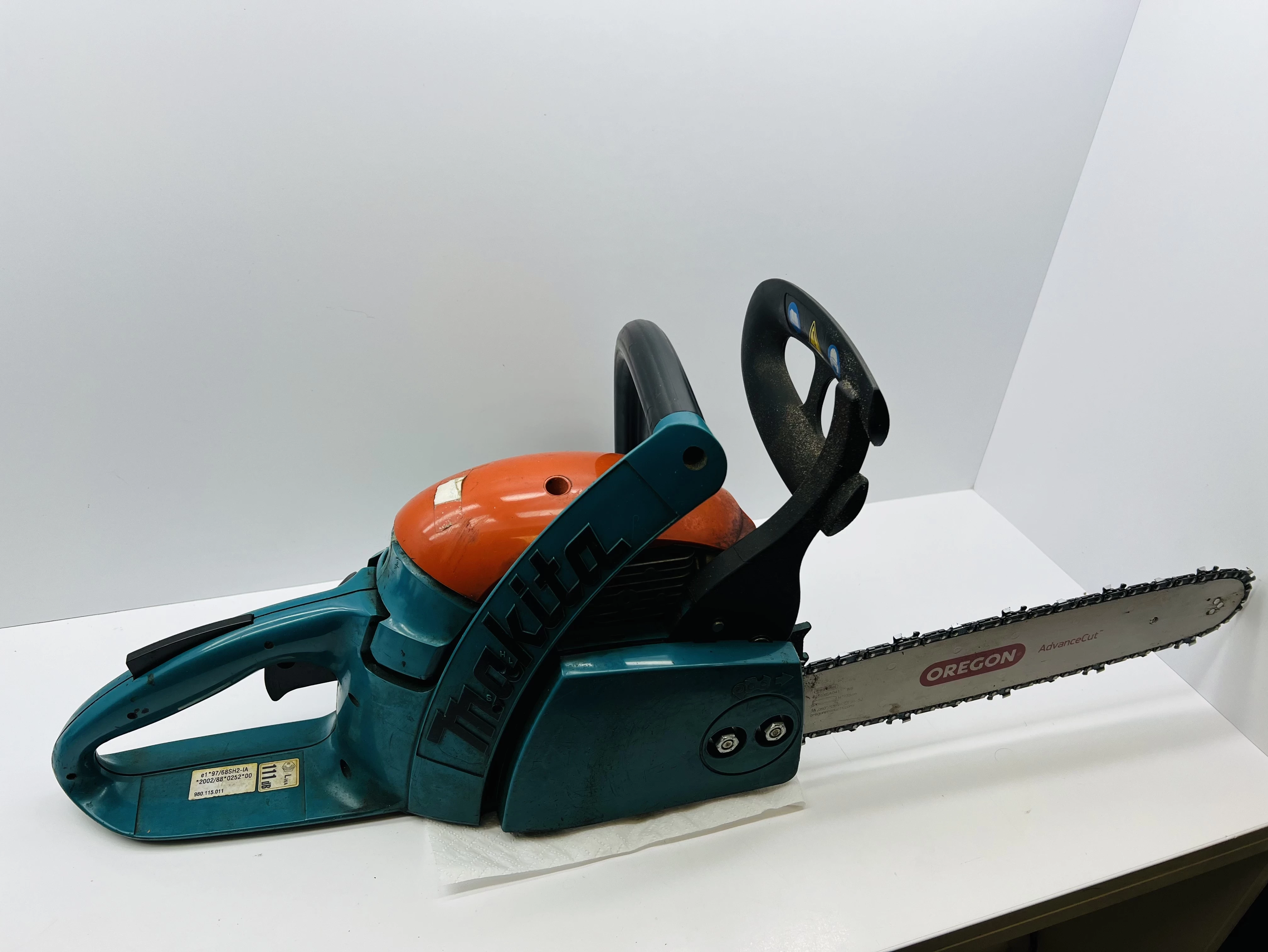 pilarka-pila-lancuchowa-makita-dcs34-zasilanie-spalinowe