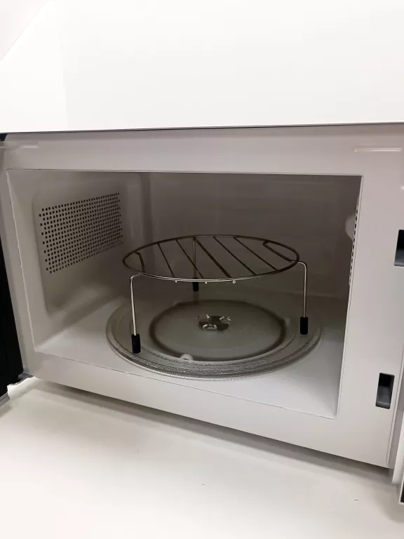 KUCHENKA MIKROFALOWA WOLNOSTOJĄCA RAVEN EKM002
