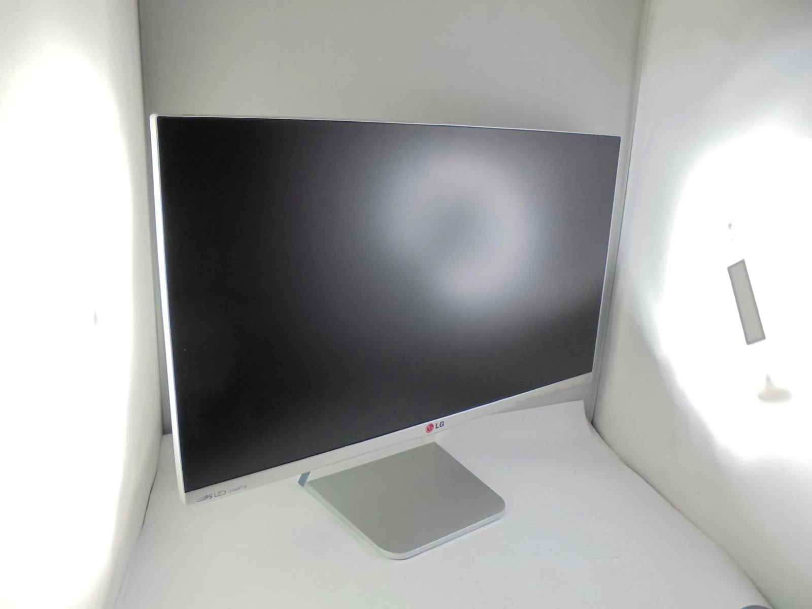 monitor-lg-24mp76hm-s-kable-wielka-rzeznicka-1-srem