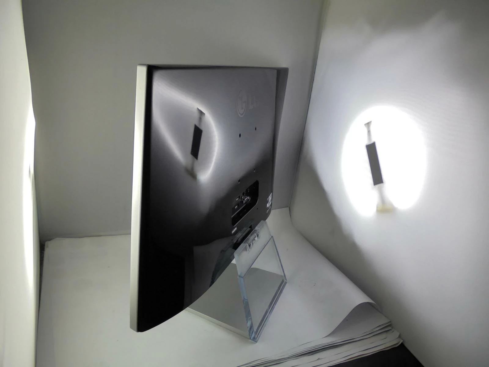 monitor-lg-24mp76hm-s-kable-rodzaj-podswietlania-led