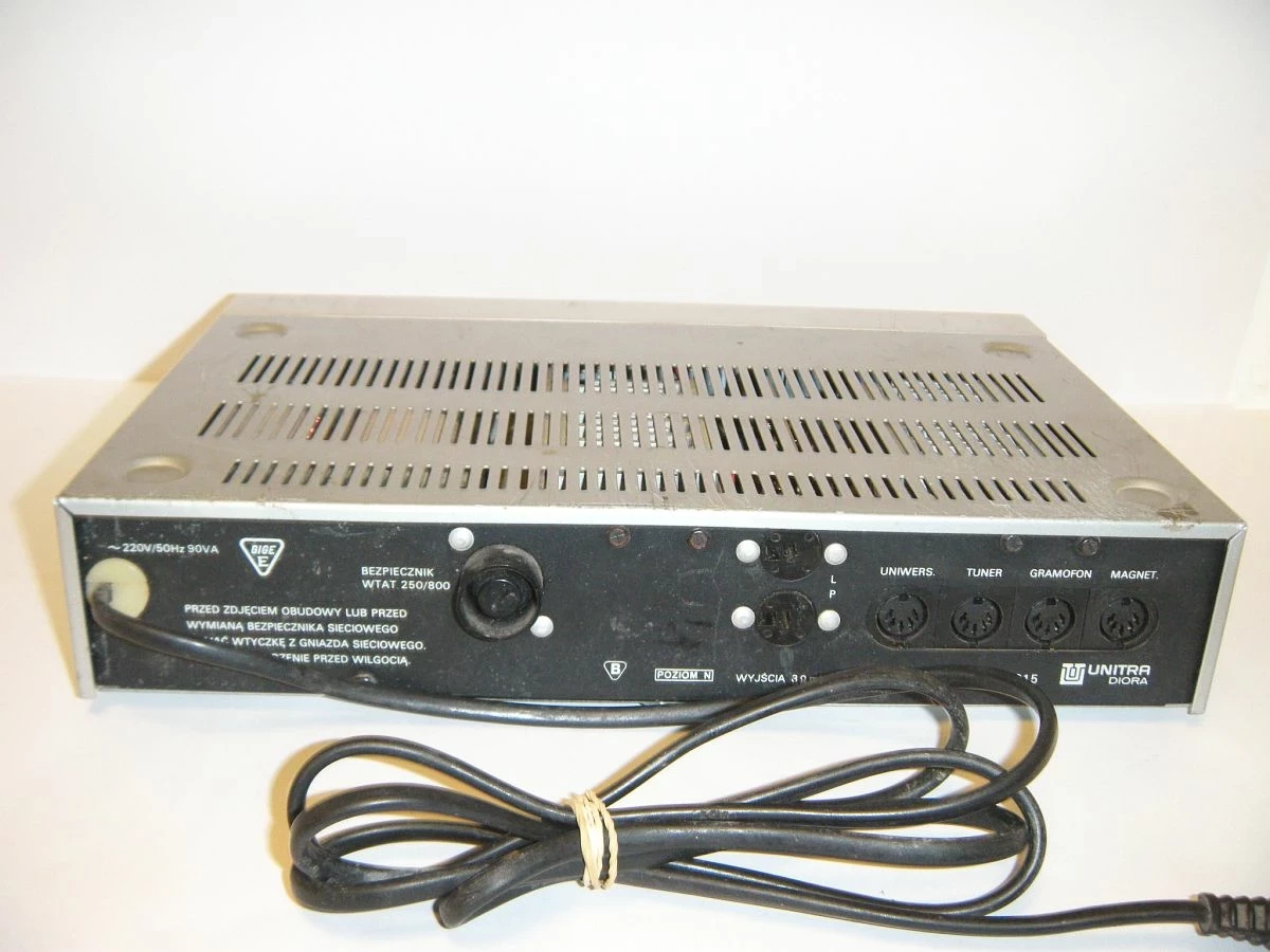 wzmacniacz-unitra-ws315-kolor-srebrny