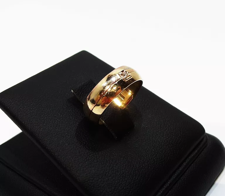 zlota-obraczka-z-brylantem-548g-585-kolor-dominujacy-zloty