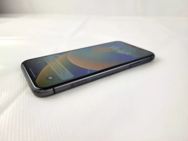 smartfon-apple-iphone-11-4-gb-64-gb-zbity-tyl-ean-gtin-0190199217942