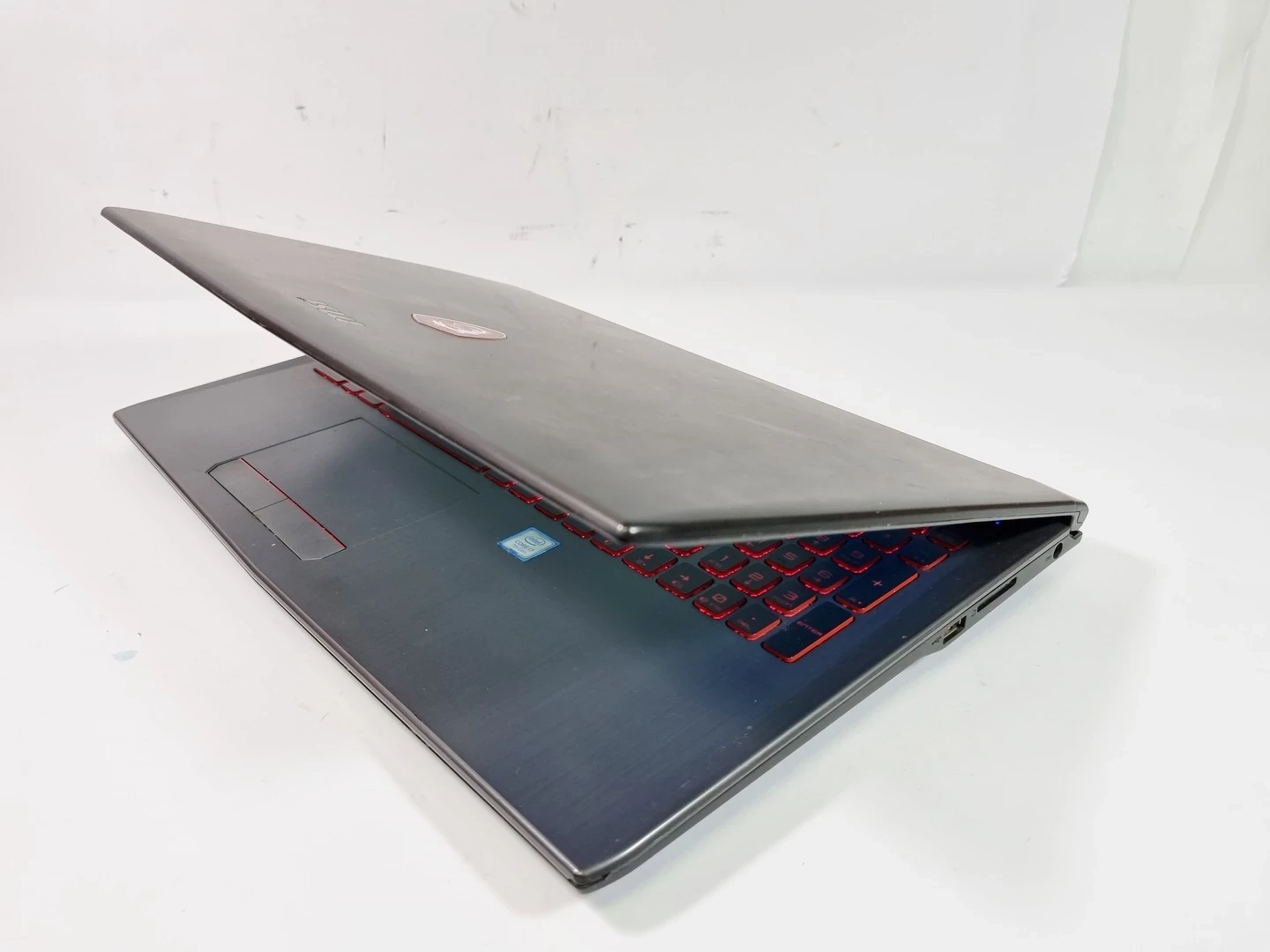 laptop-msi-ms-16j9-seria-procesora-intel-core-i7