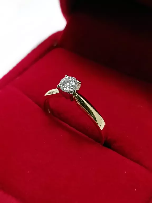 ZŁOTY PIERŚCIONEK Z BRYLANTEM R13 PR750