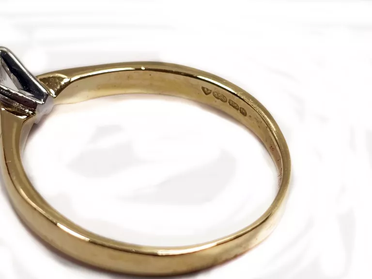 ZŁOTY PIERŚCIONEK Z BRYLANTEM R13 PR750