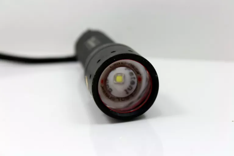 LATARKA LED LENSER T7.2