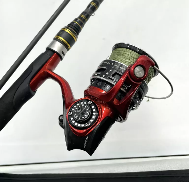 ABU GARCIA MASS BEAT II 244CM M 10-40G SPIN