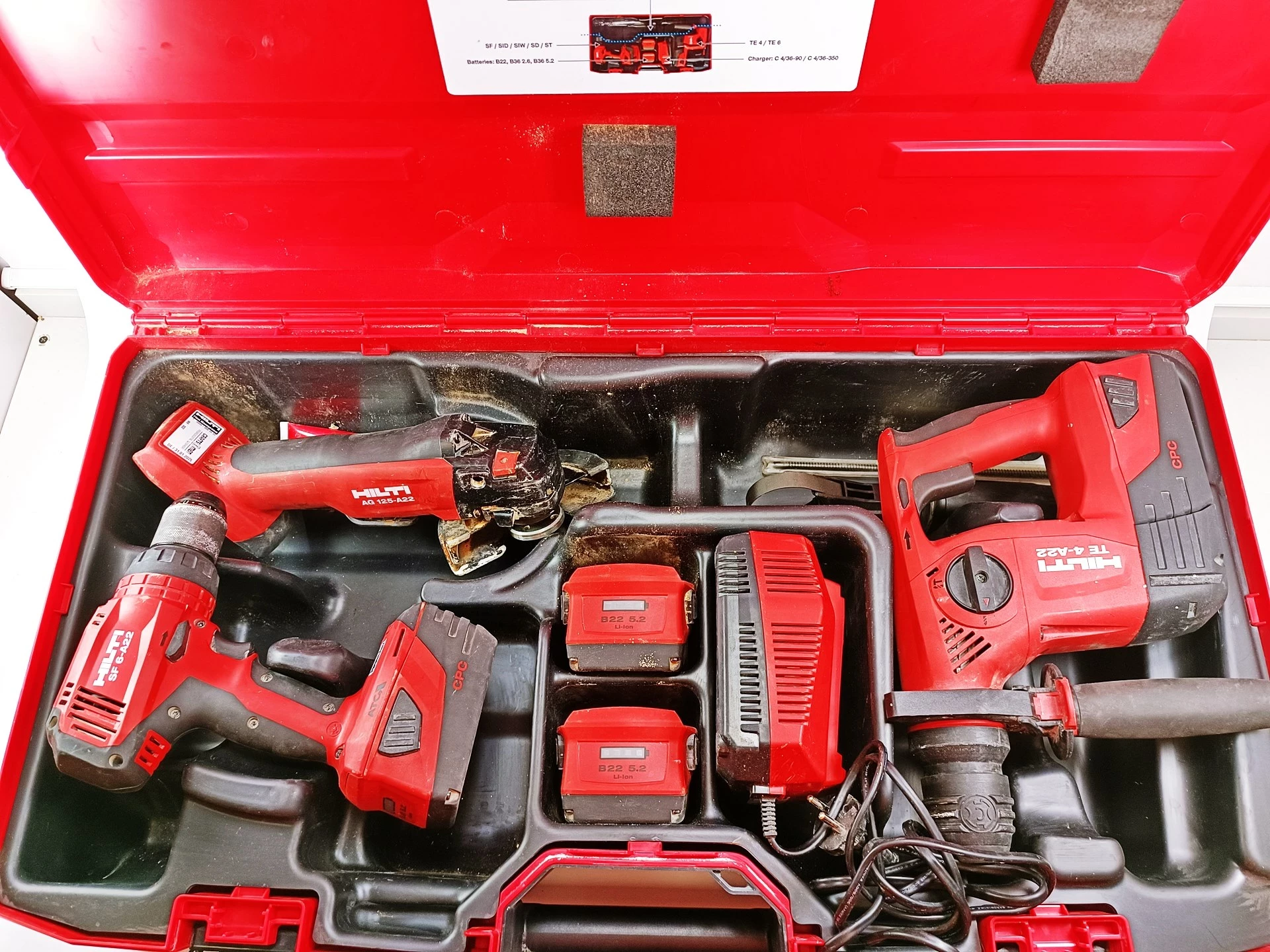 duzy-zestaw-narzedzi-hilti-w-walizce-stan-uzywany