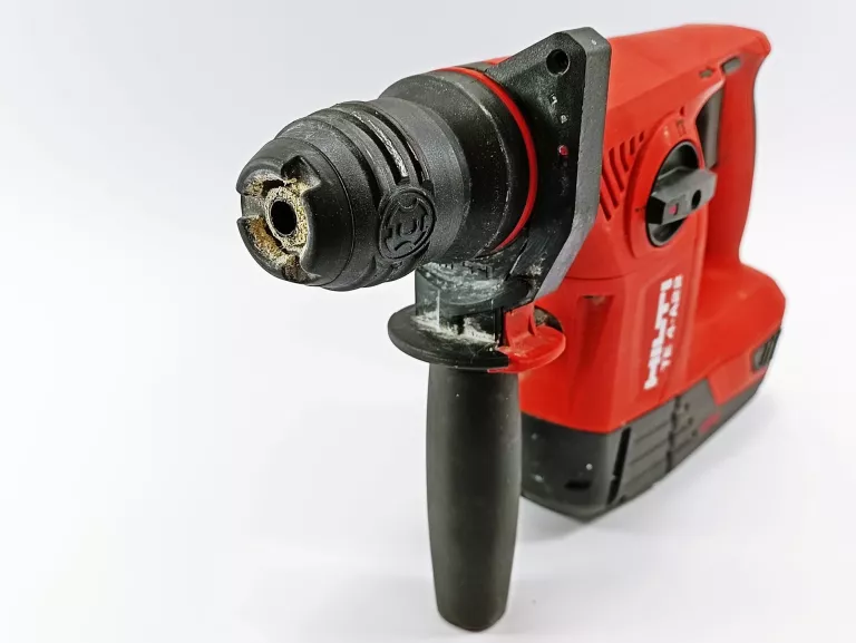 DUŻY ZESTAW NARZĘDZI HILTI W WALIZCE