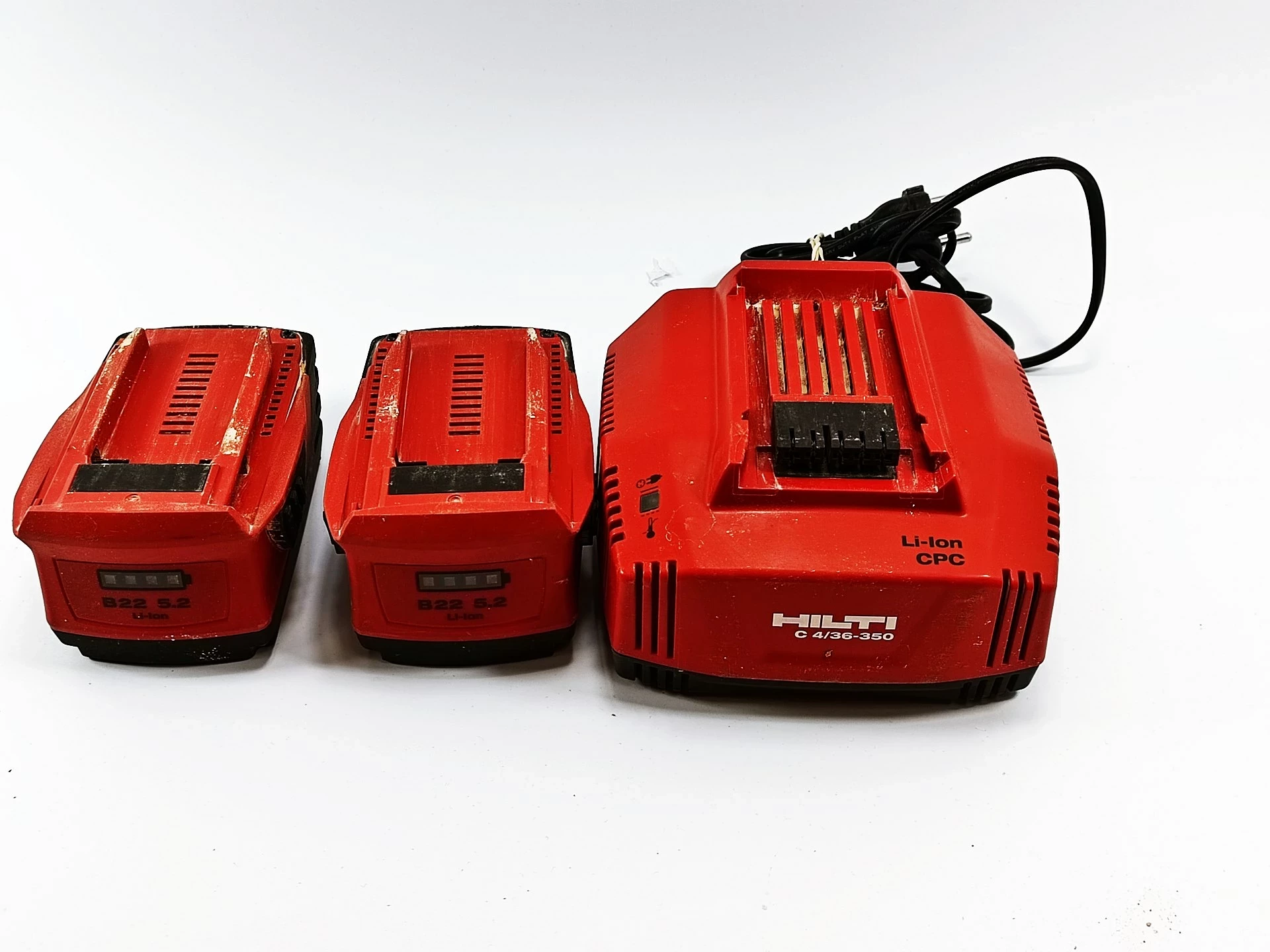 duzy-zestaw-narzedzi-hilti-w-walizce-marka-hilti