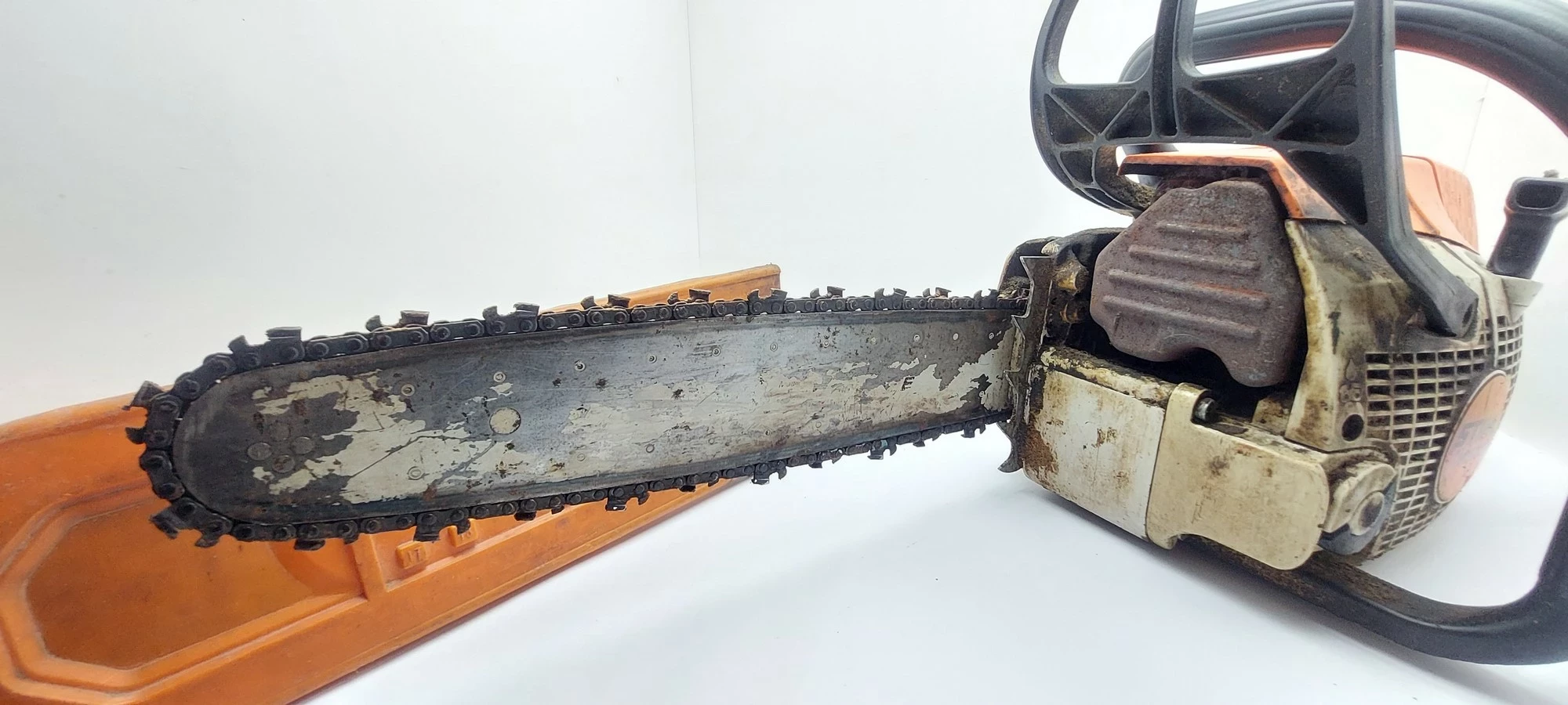 pila-spalinowa-stihl-ms270-zasilanie-spalinowe