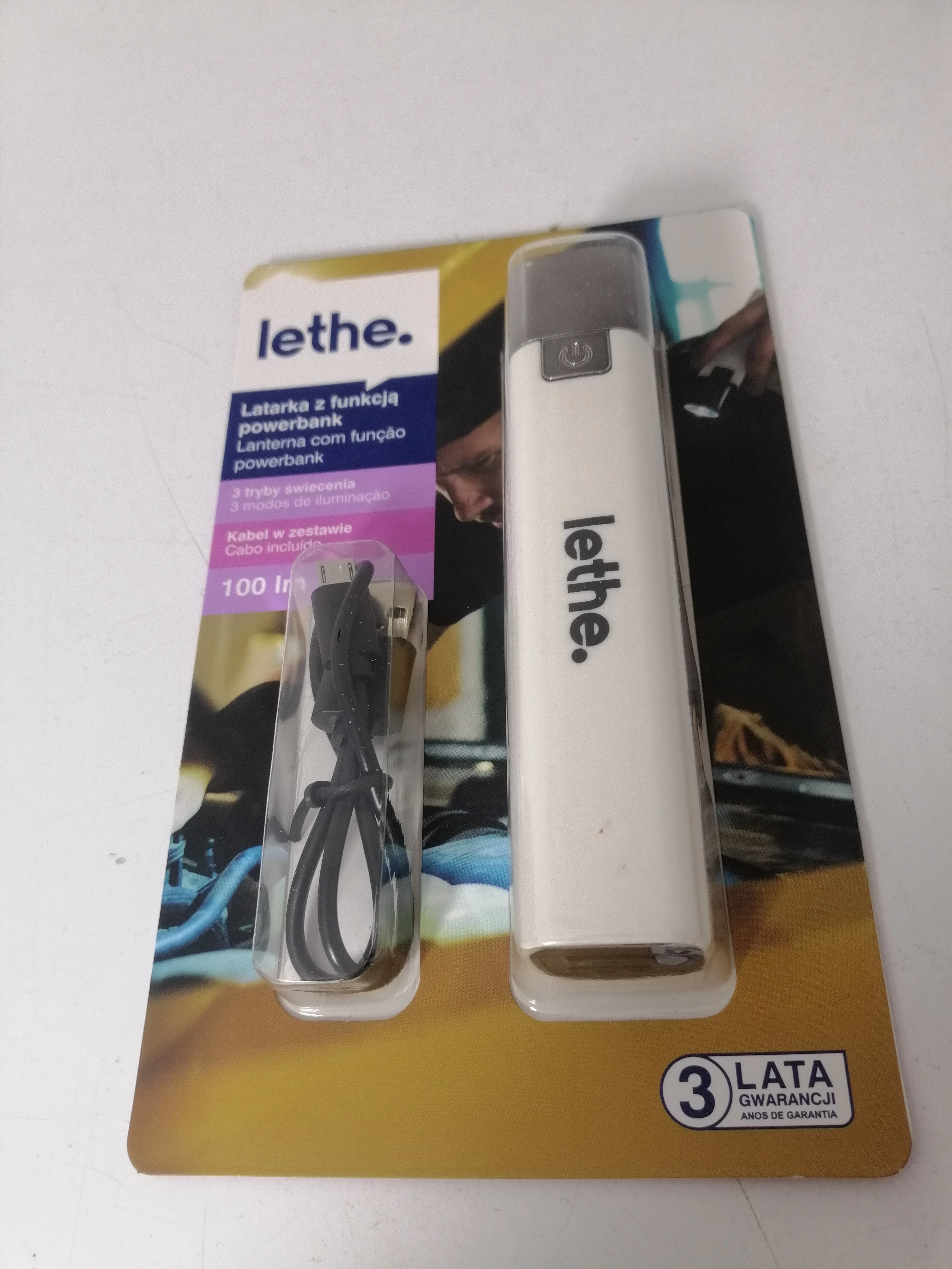 latarka-z-funkcja-powerbank-biala-lethe-mazurskie-przedmiescie-10-biskupiec