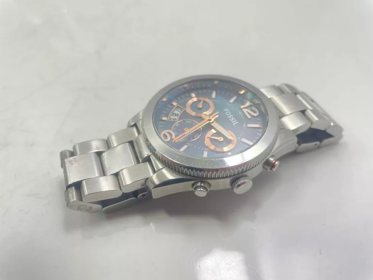 ZEGAREK FOSSIL ES3880 NA SREBRNEJ BRANSOLECIE