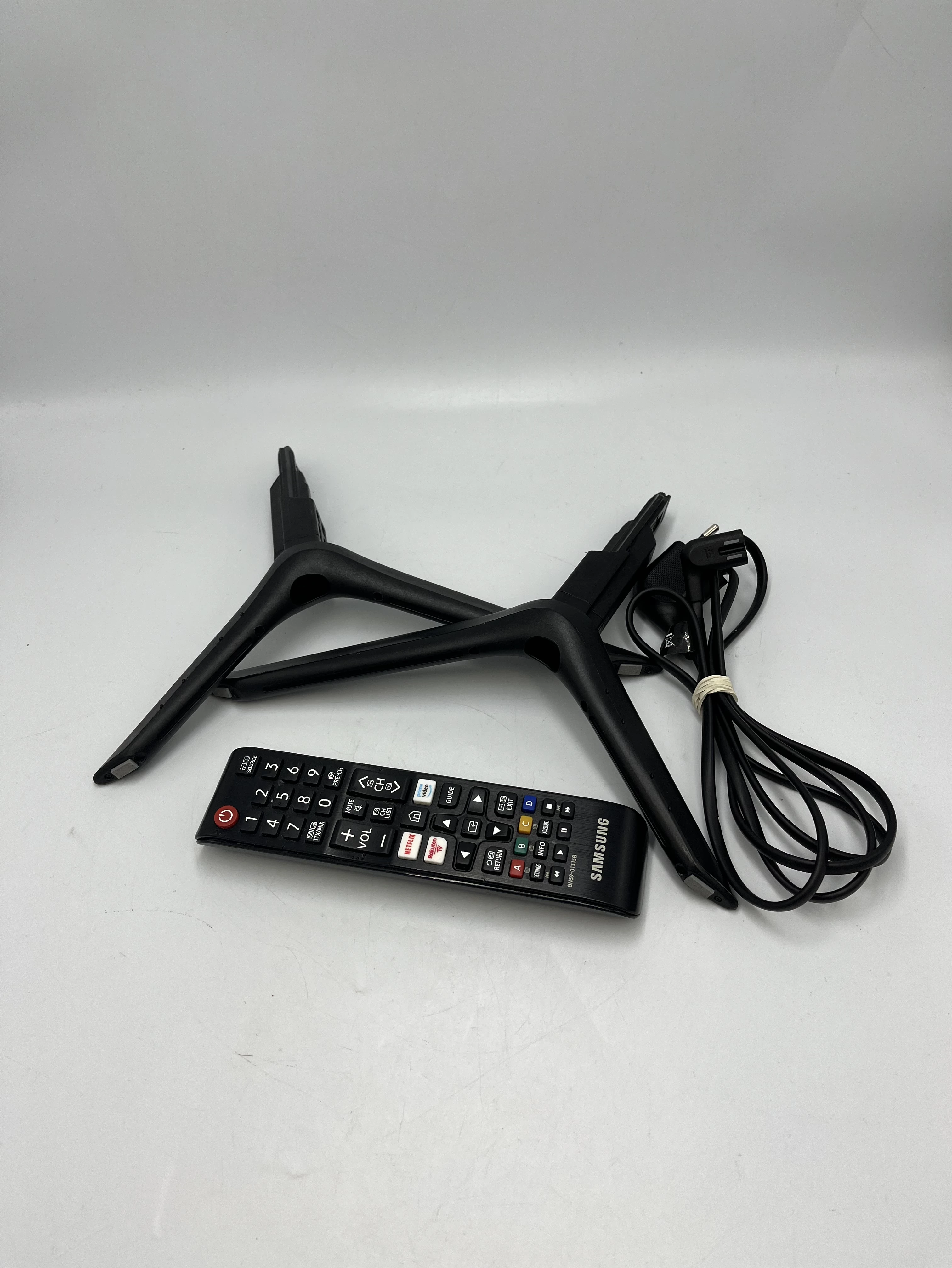 telewizor-samsung-ue55tu7005k-55-opis-kolor-czarny