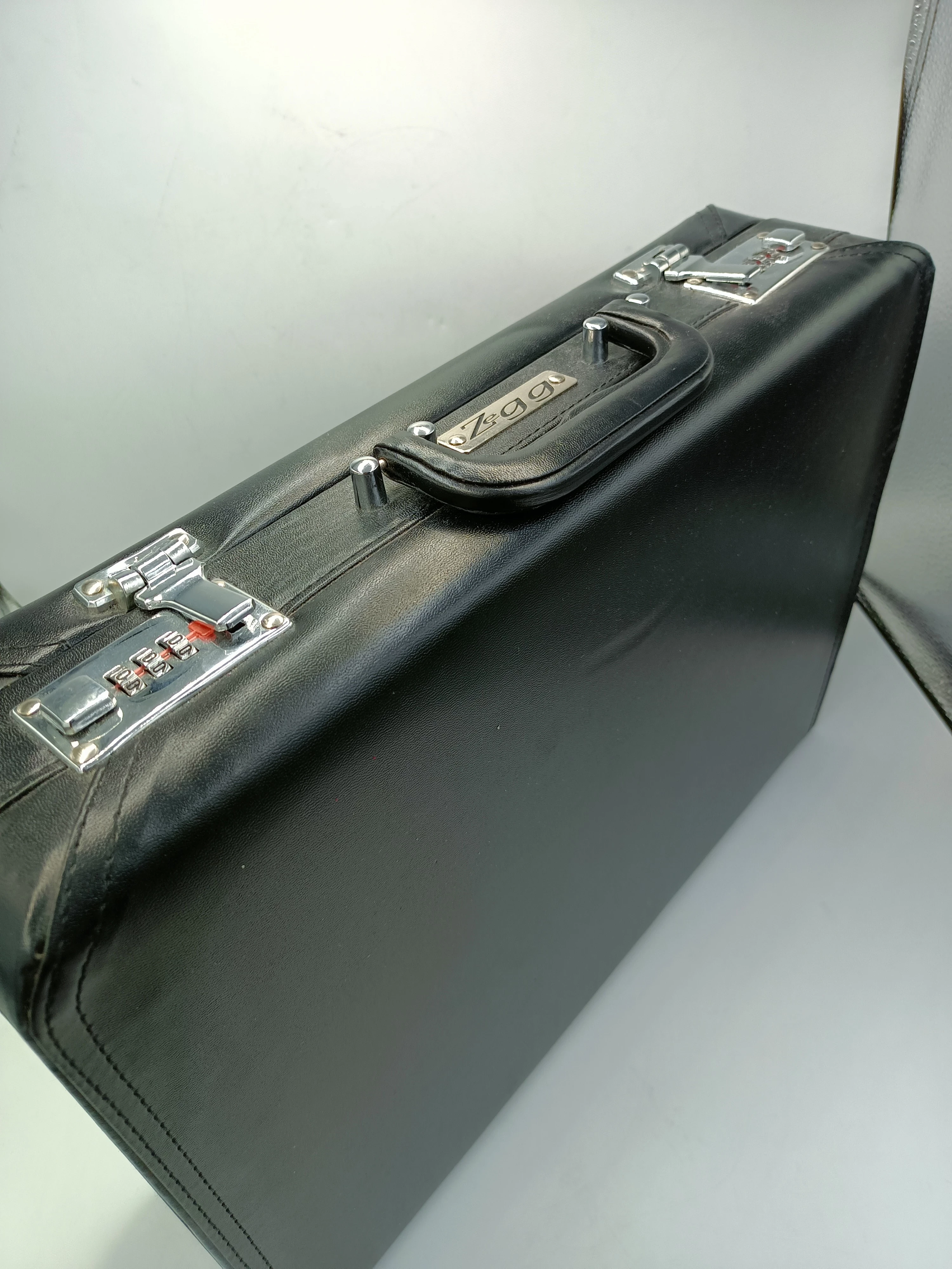 zestaw-sztuccow-zegg-dla-12-osob-w-walizce-72-czes-ean-gtin-123654897521