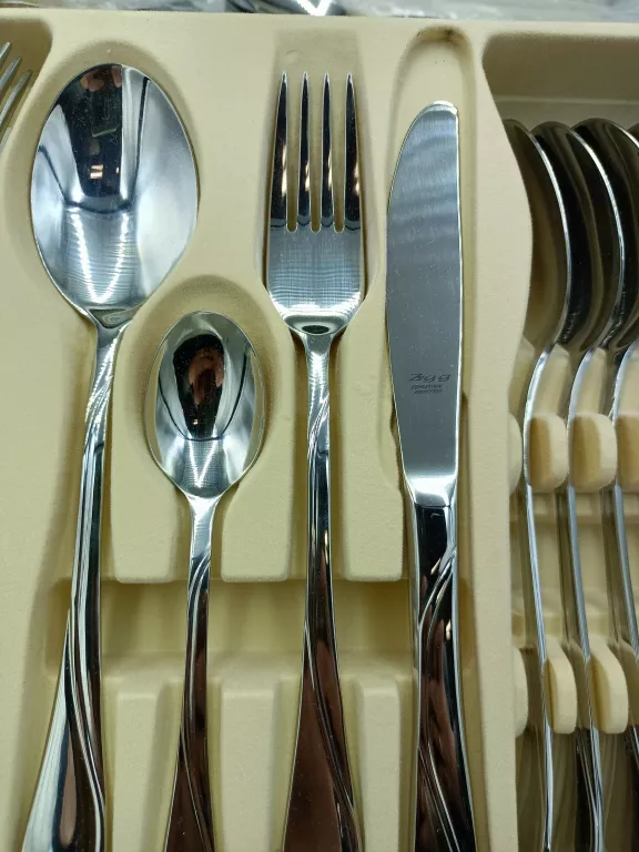 zestaw-sztuccow-zegg-dla-12-osob-w-walizce-72-czes-stan-powystawowy