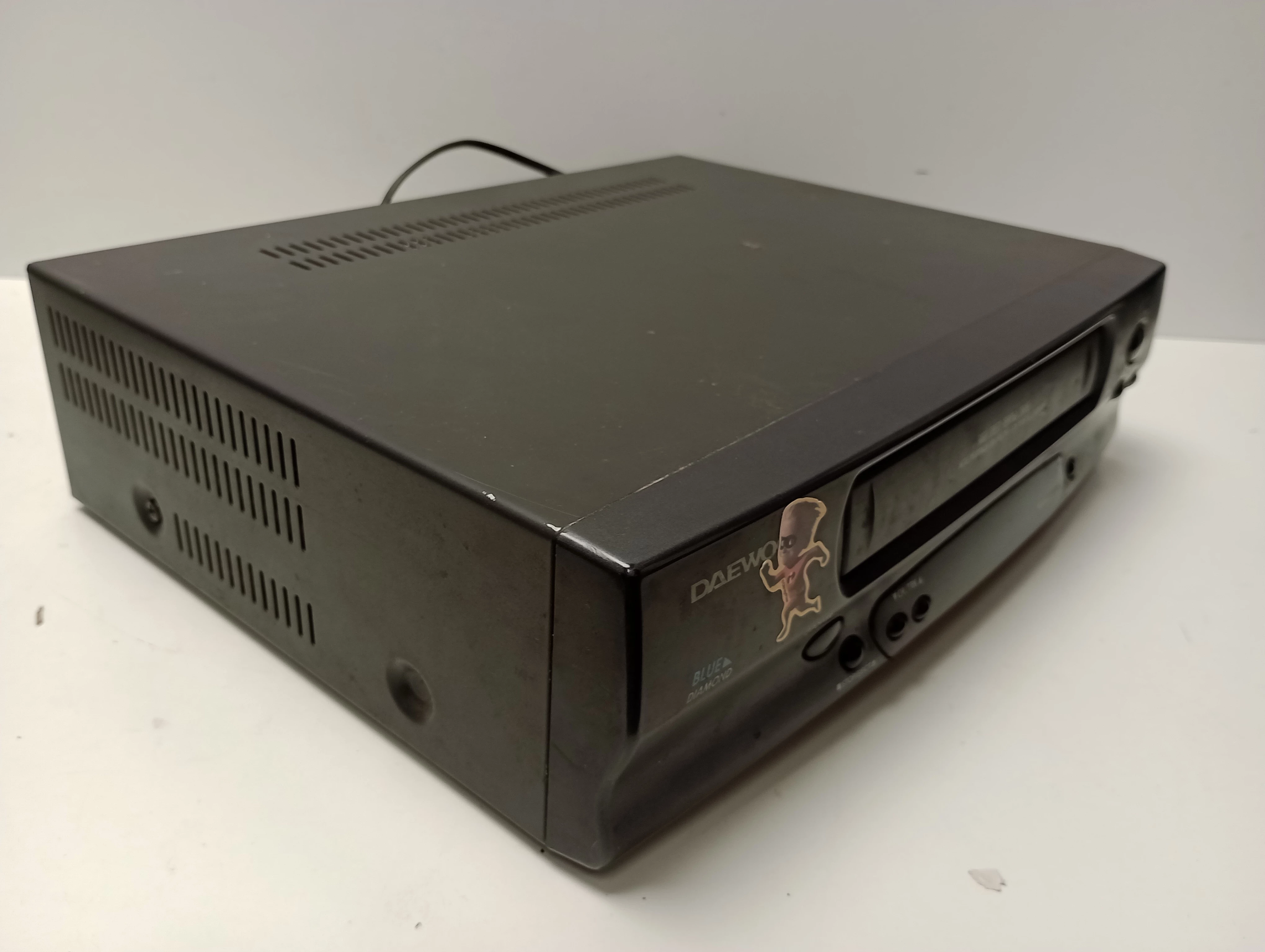 magnetowid-vhs-daewoo-stan-nie-wymaga-renowacji