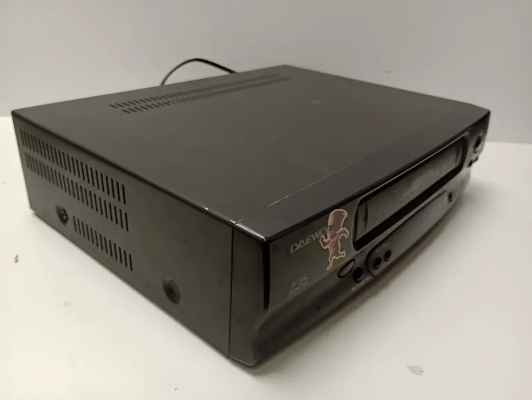 magnetowid-vhs-daewoo-stan-nie-wymaga-renowacji