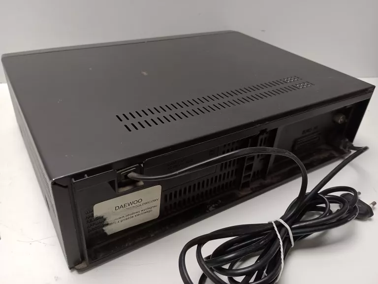 magnetowid-vhs-daewoo-stan-nie-wymaga-renowacji