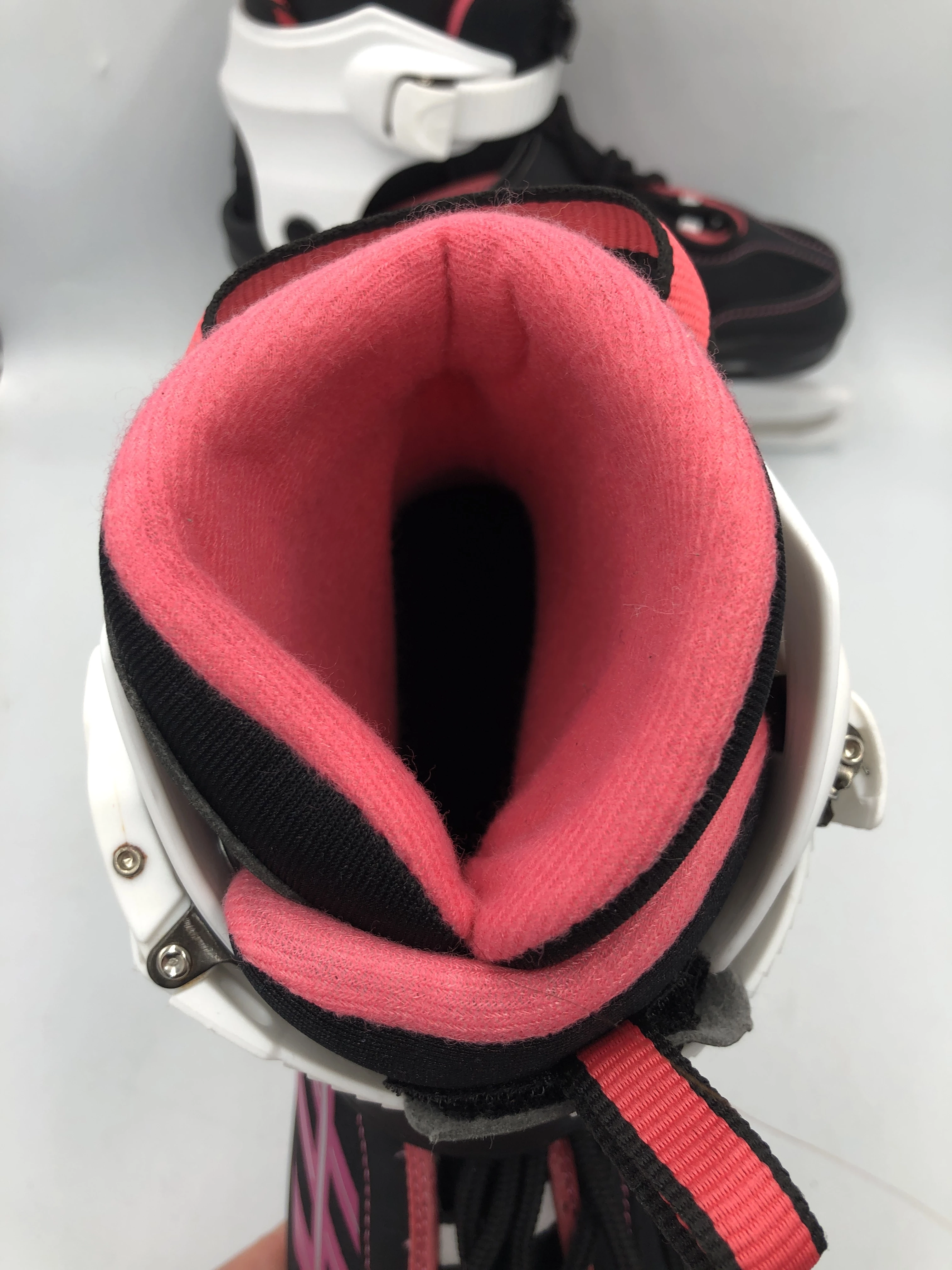 lyzwy-crivit-hg05431b-z-pokrowcem-rozmiar-32-36