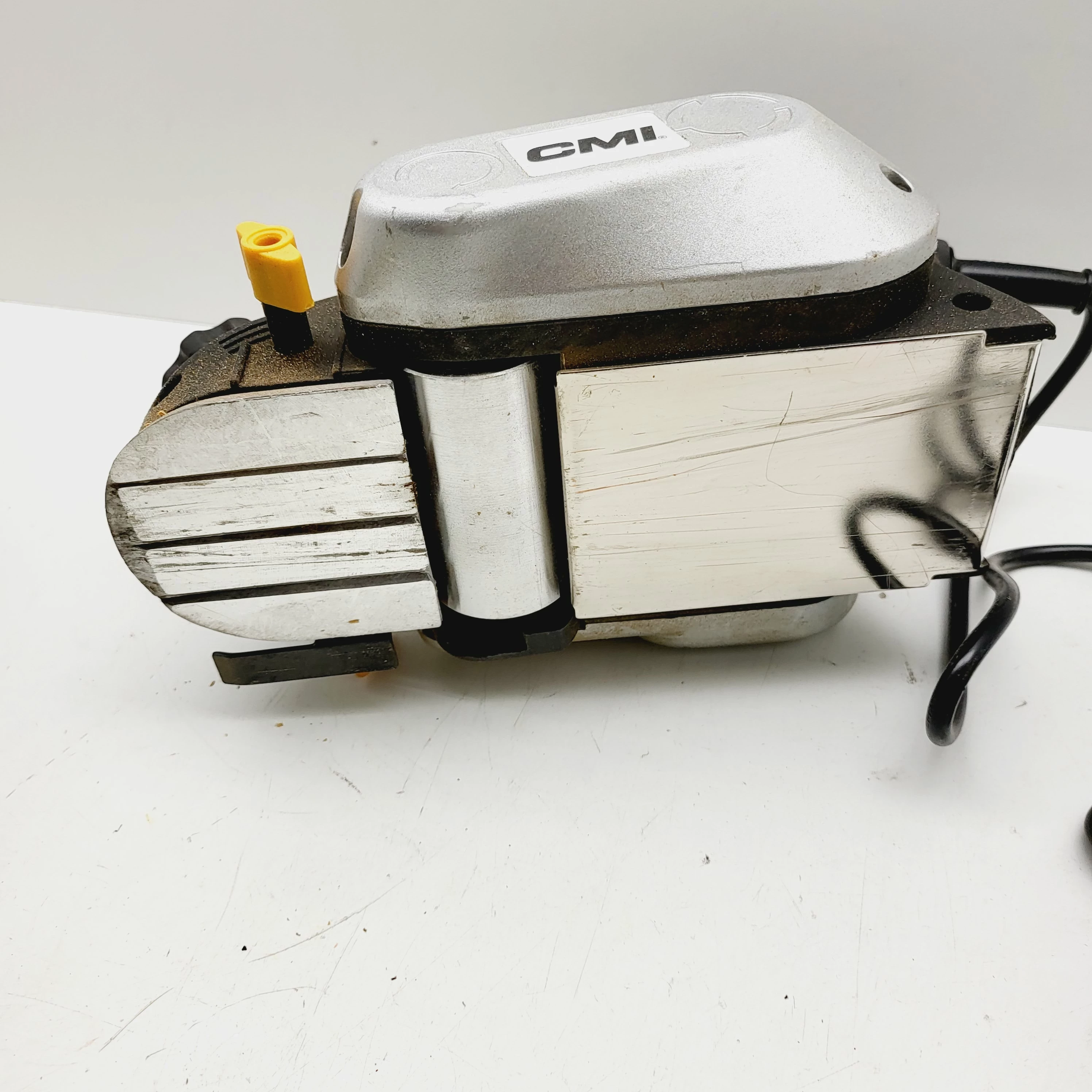 cmi-strug-elektryczny-c-eho-710-w-pud-glebokosc-strugania-2