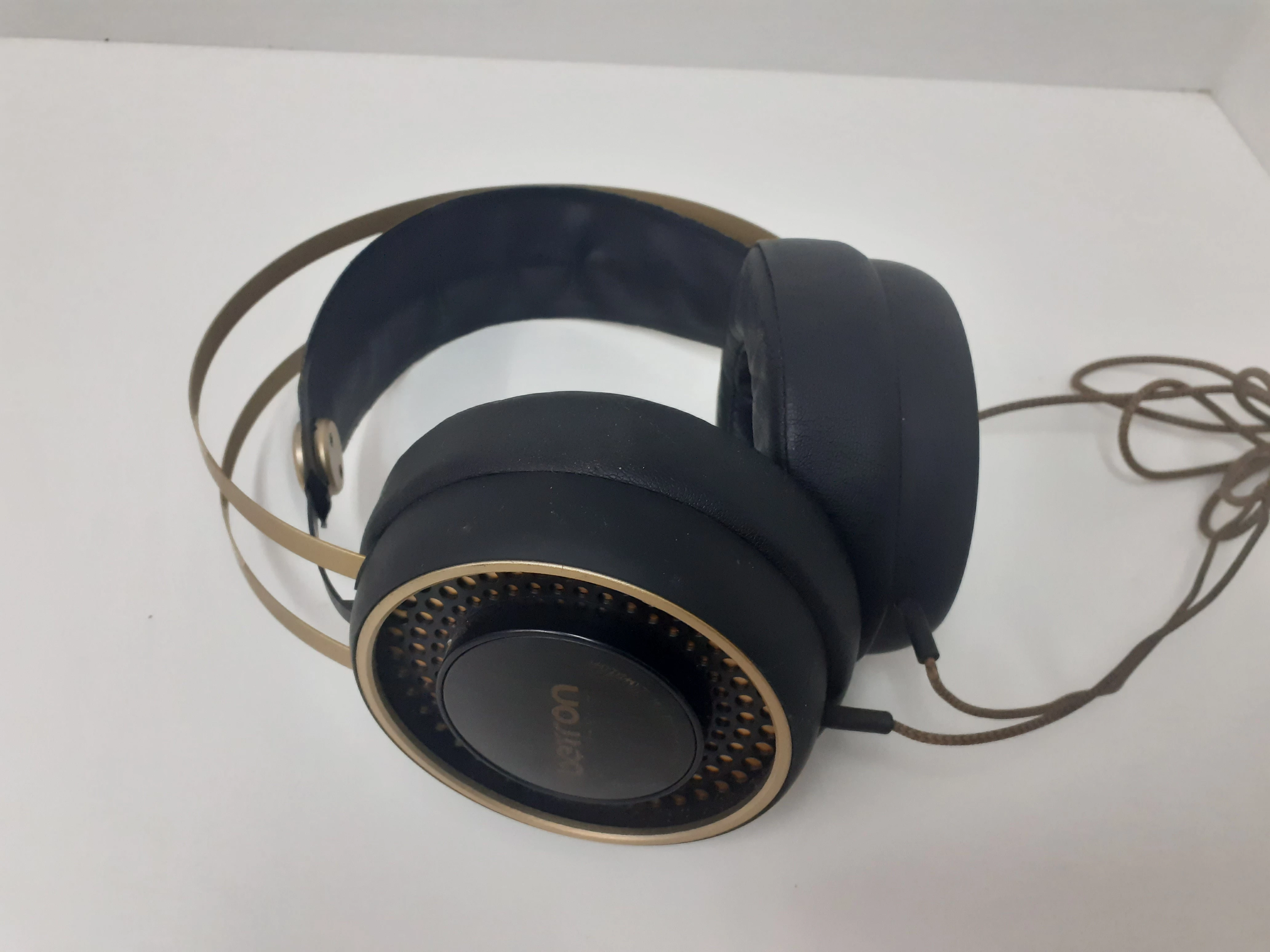 sluchawki-nauszne-betron-retro-rodzaj-sluchawek-nauszne