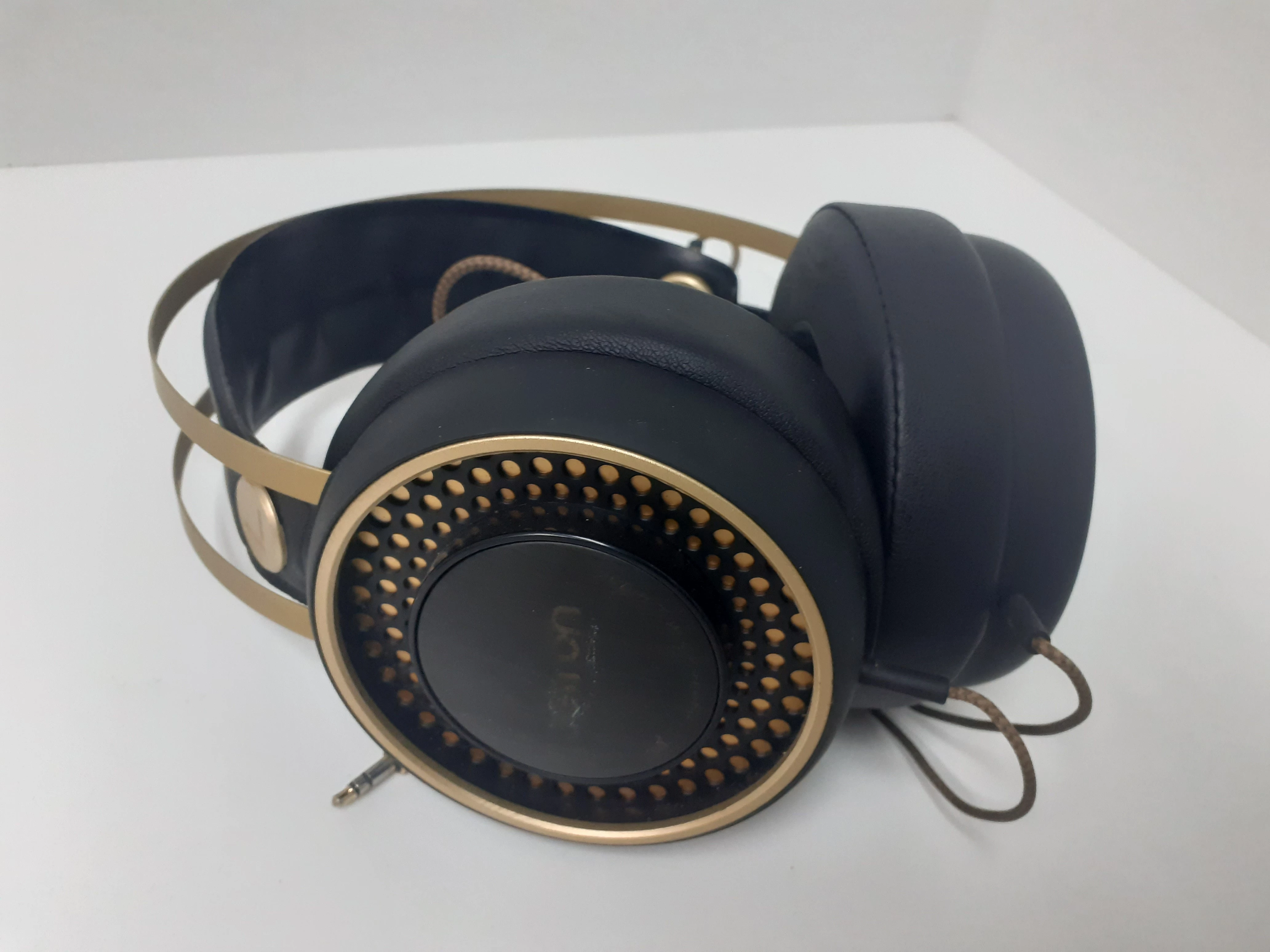 sluchawki-nauszne-betron-retro-marka-betron