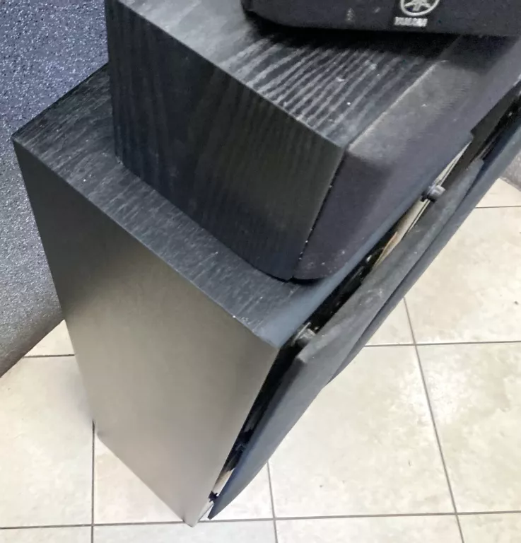 KINO DOMOWE YAMAHA NS-F50F CZARNY 320 W 5.0
