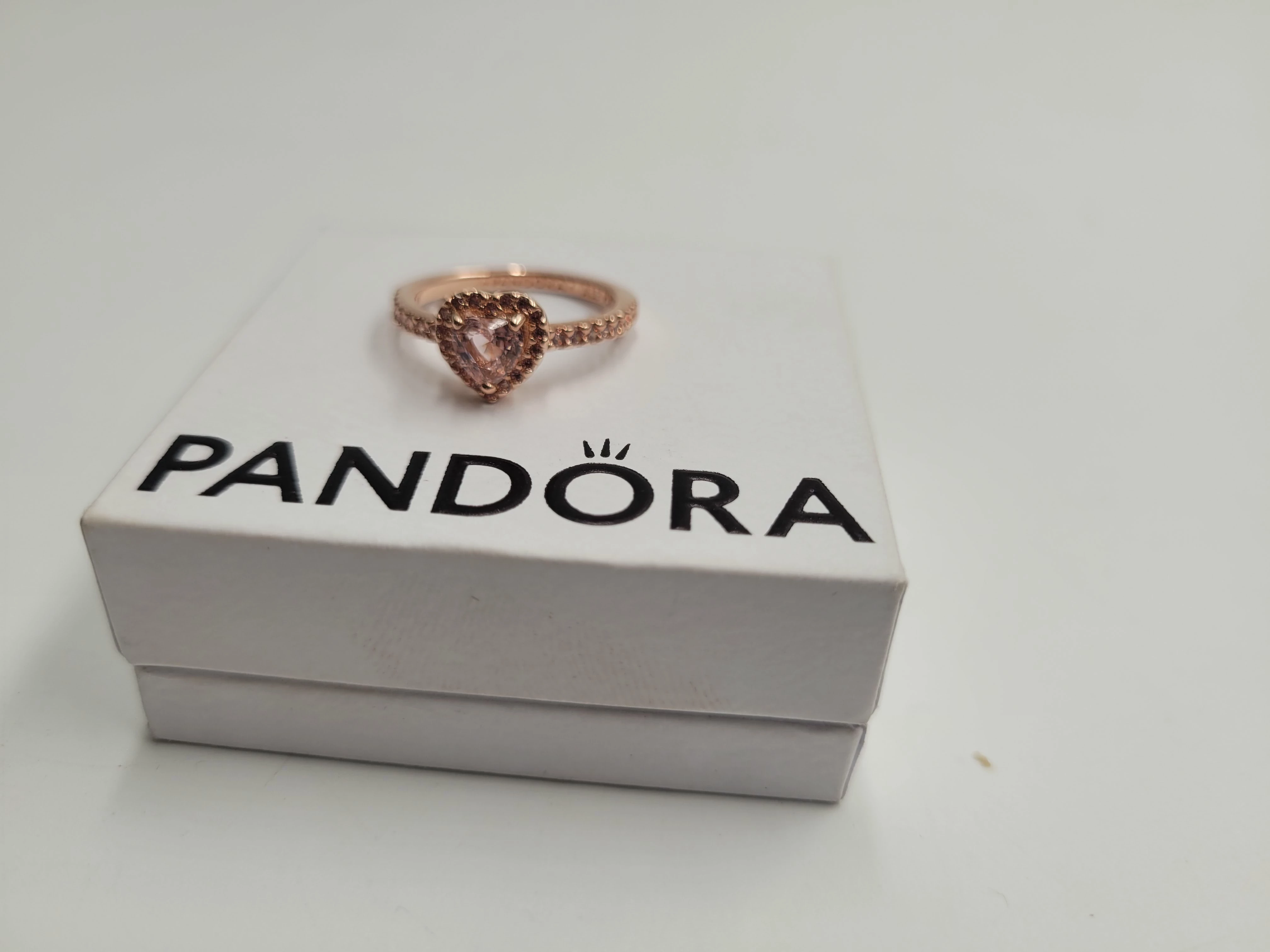 pierscionek-pandora-serce-188421c04-andersa-148-walbrzych-sj