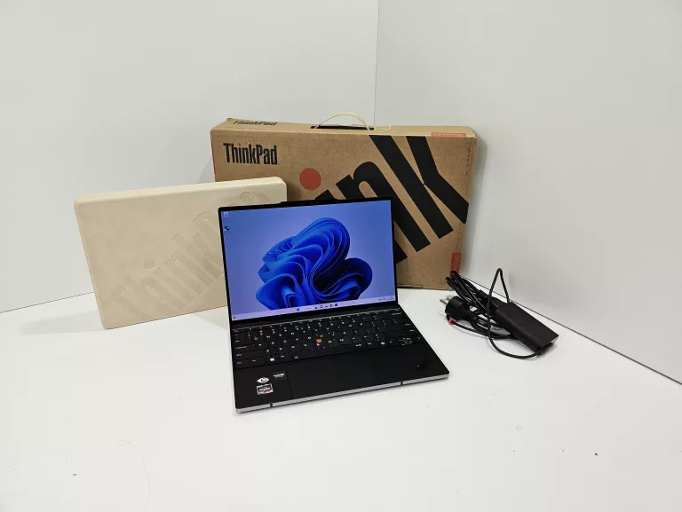 LAPTOP LENOVO THINKPAD Z13 KOMPLET
