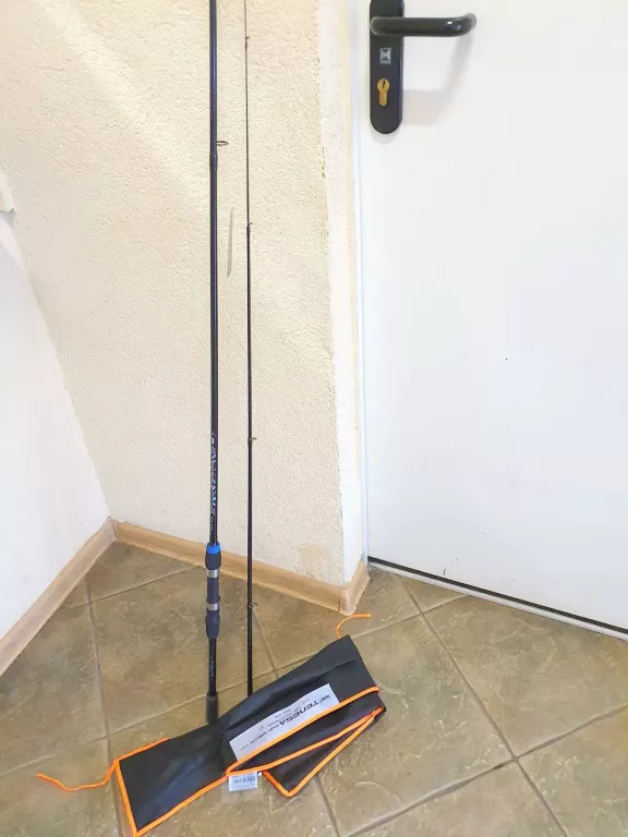 WĘDKA JAXON TENESA EASY SPIN 240CM 10-30G + ETUI