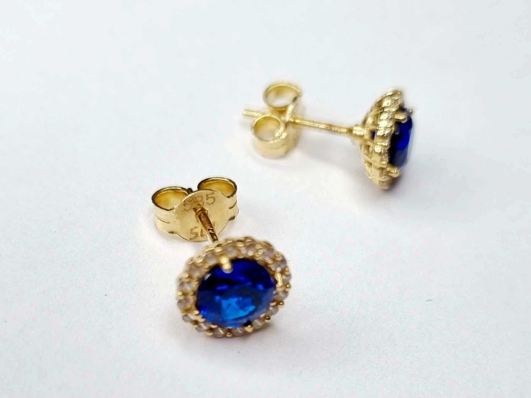 zlote-kolczyki-z-niebieskim-oczkiem-162-585-stan-uzywany