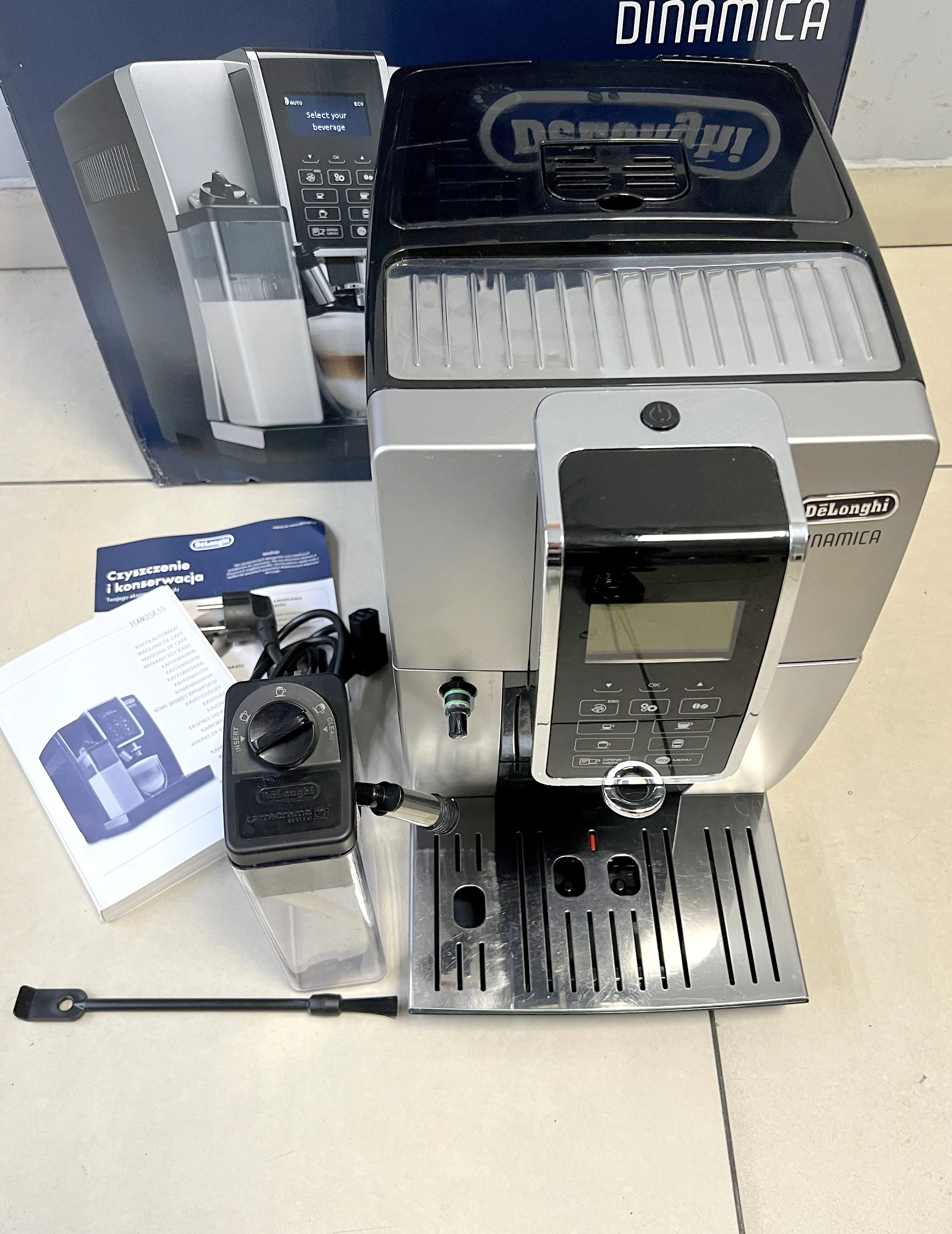 ekspres-cisnieniowy-delonghi-35055sb-1450-w-stan-uzywany