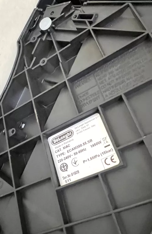 ekspres-cisnieniowy-delonghi-35055sb-1450-w-rodzaje-kawy-ziarnista