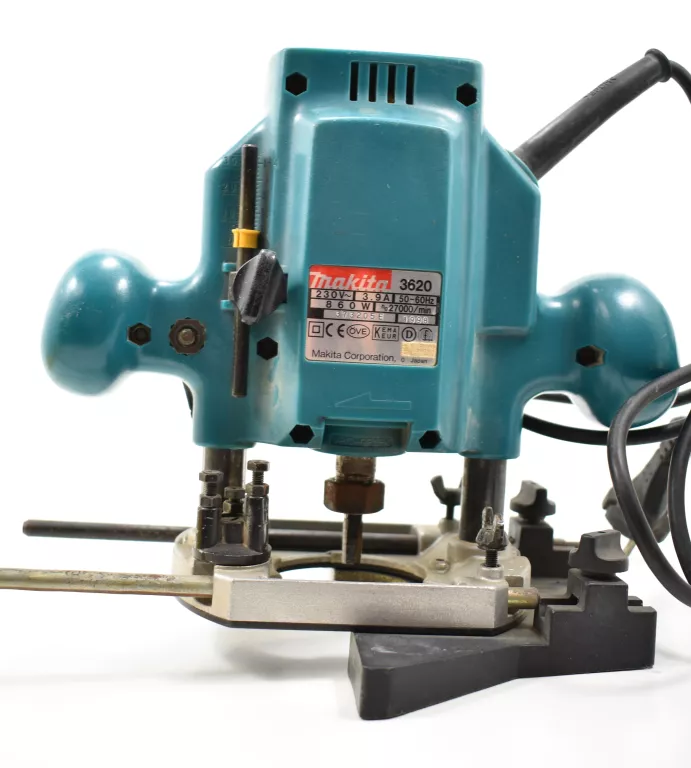 frezarka-gornowrzecionowa-makita-3620-rodzaj-frezarki-gornowrzecionowa