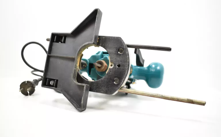 frezarka-gornowrzecionowa-makita-3620-kod-producenta-rp0900ta