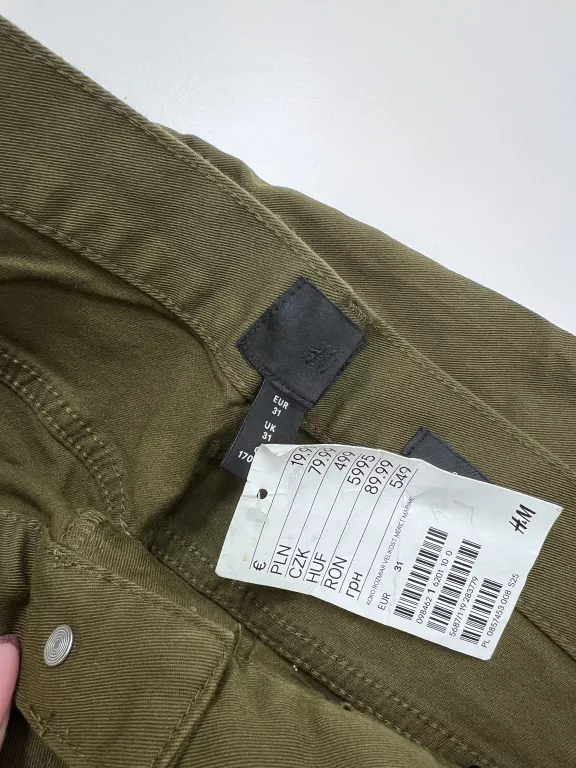 SPODENKI  OLIWKOWE ZIELONE  R31