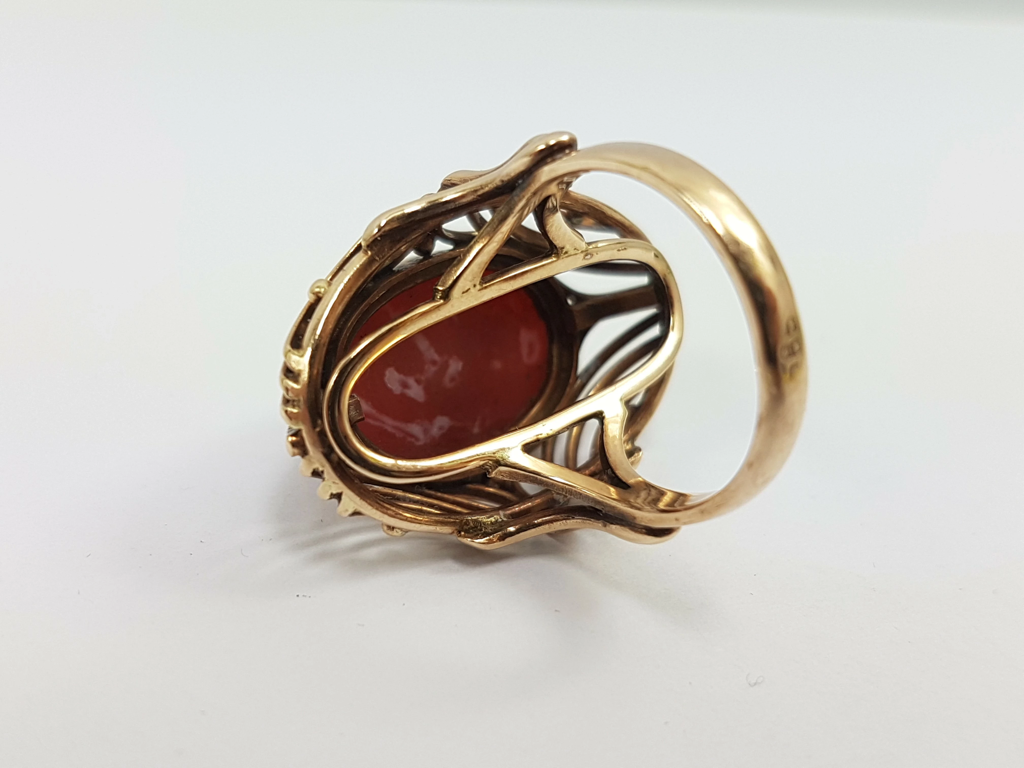 piekny-zloty-pierscionek-z-koralem-585-836g-r11-rodzaj-klasyczne