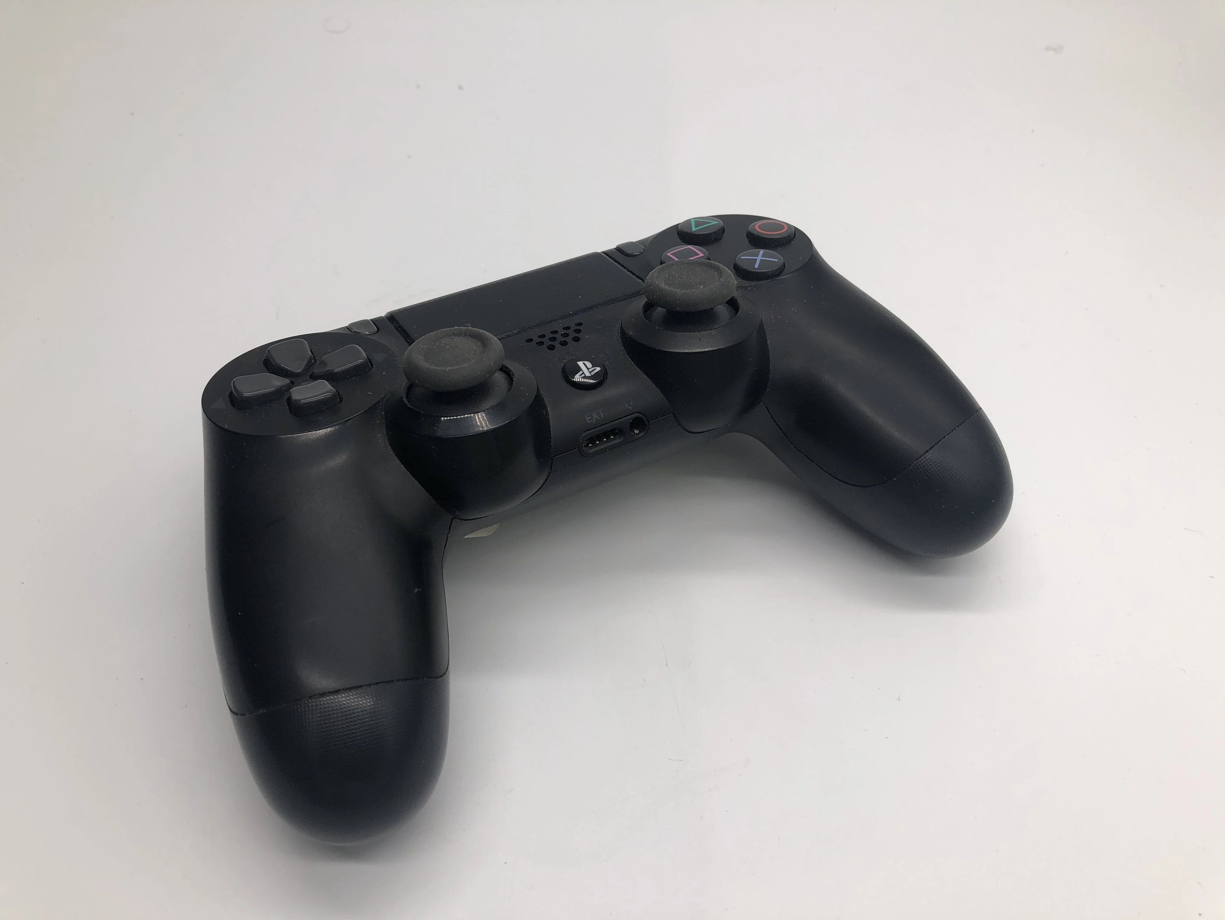 pad-ps4-czarny-glowna-9-walbrzych-sj