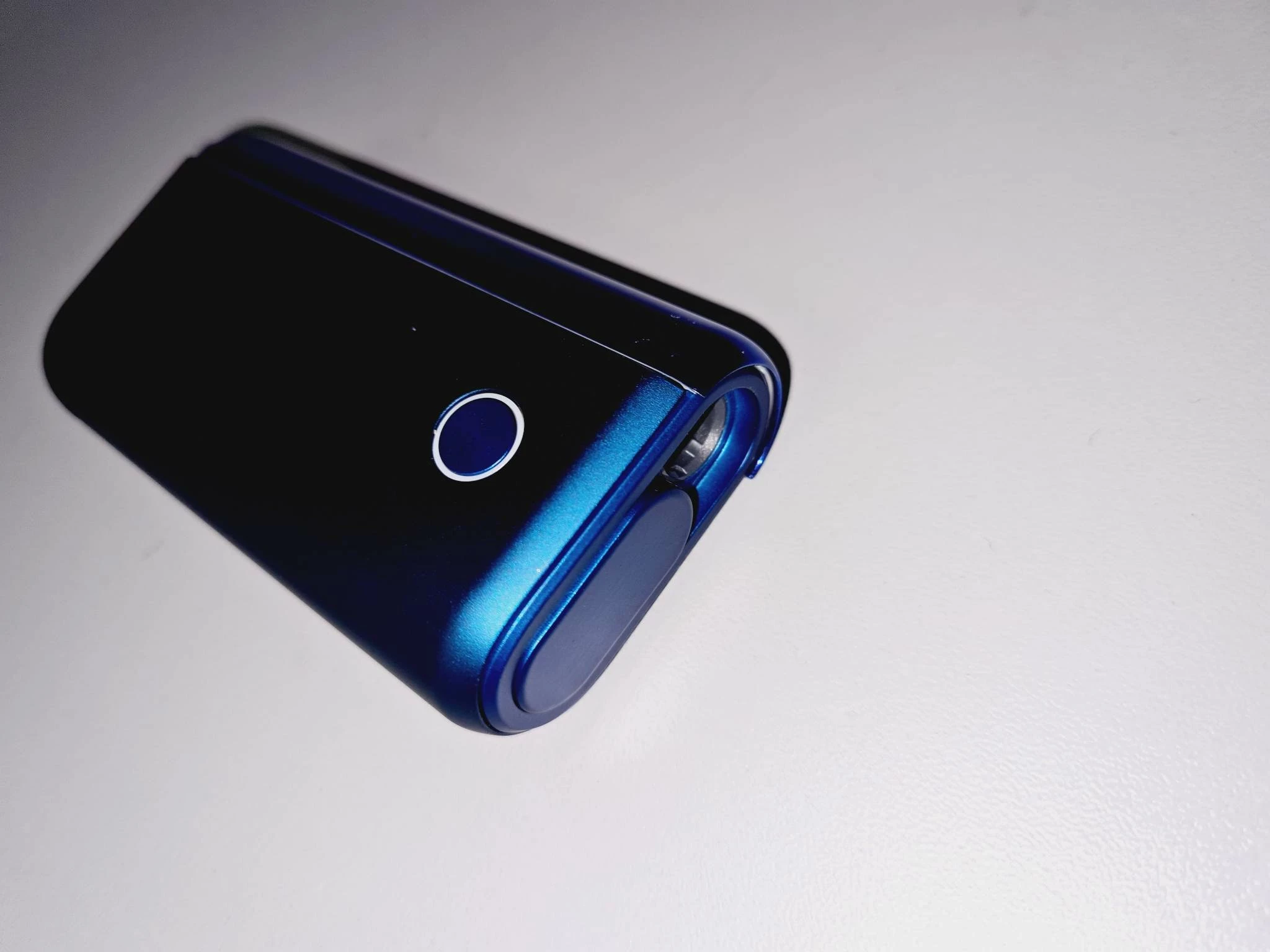 podgrzewacz-do-tytoniu-glo-hyper-uniq-kolor-odcienie-niebieskiego