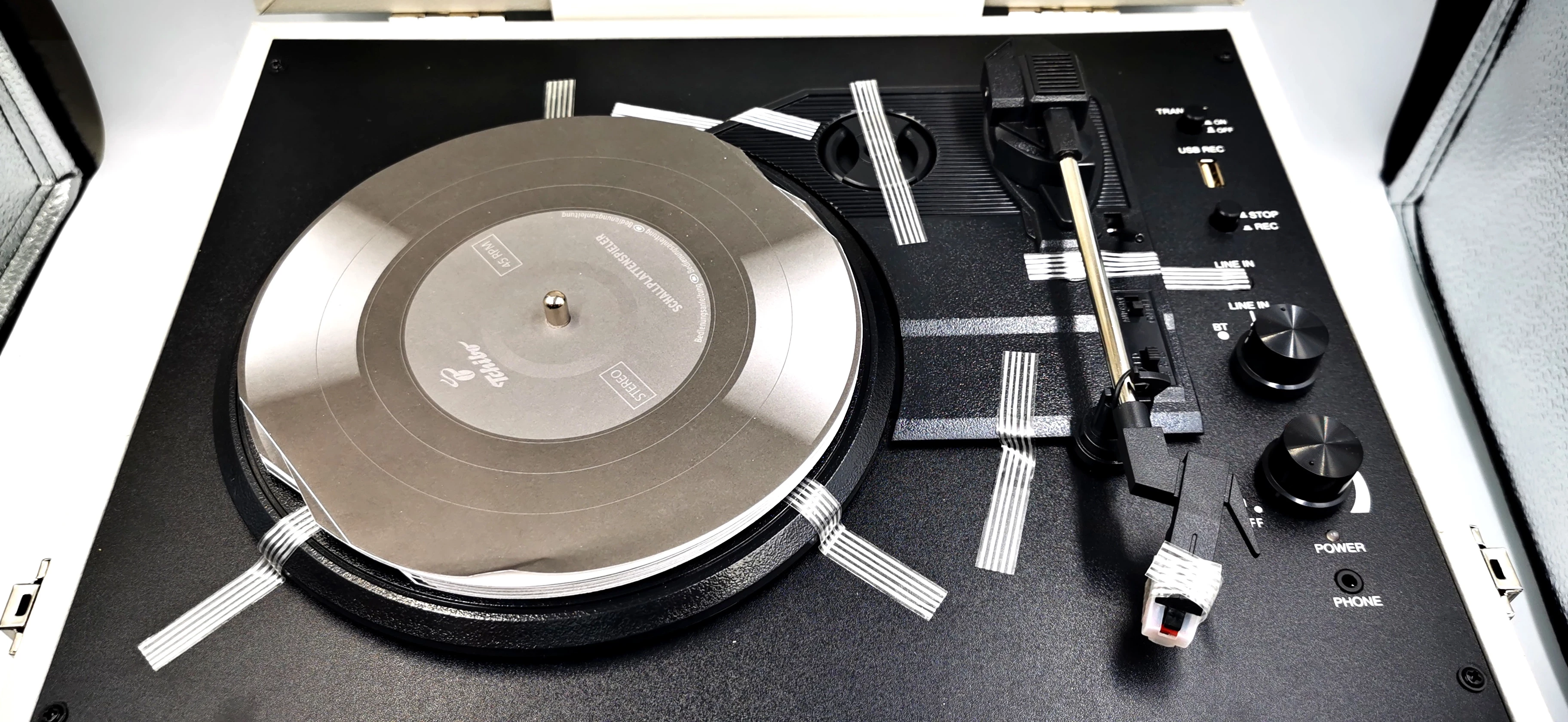 gramofon-przenosny-tchibo-retro-kolor-szary