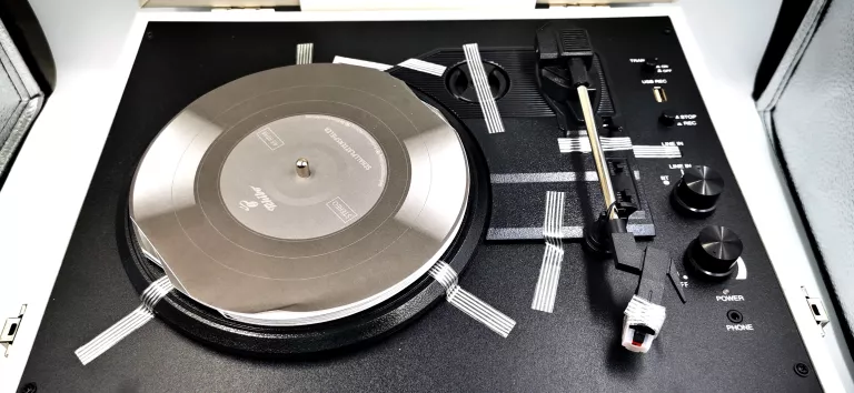 GRAMOFON PRZENOŚNY TCHIBO RETRO