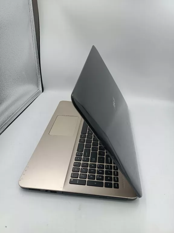 laptop-asus-f555l-przekatna-ekranu-1560