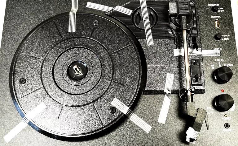 GRAMOFON PRZENOŚNY TCHIBO RETRO