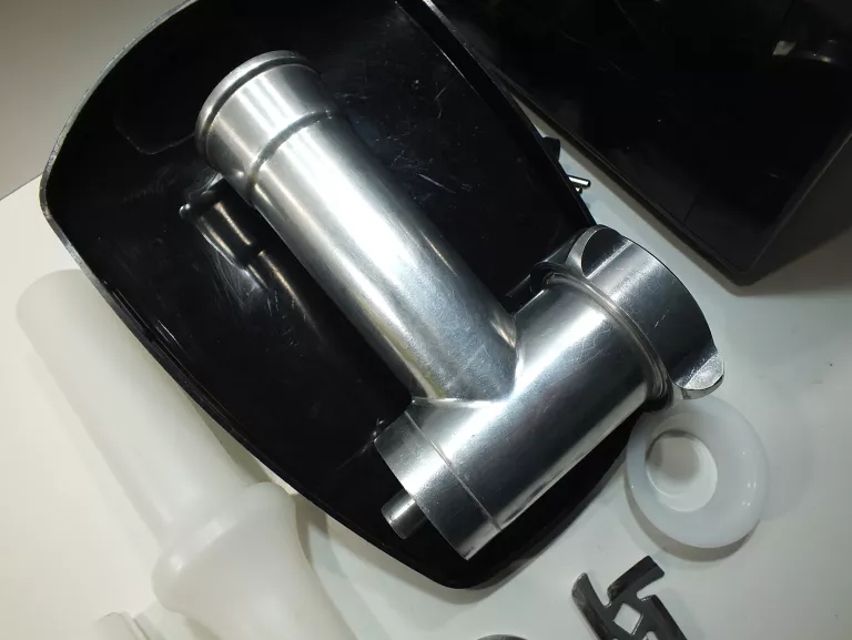 maszynka-do-mielenia-miesa-switch-on-mga0202-600w-moc-800