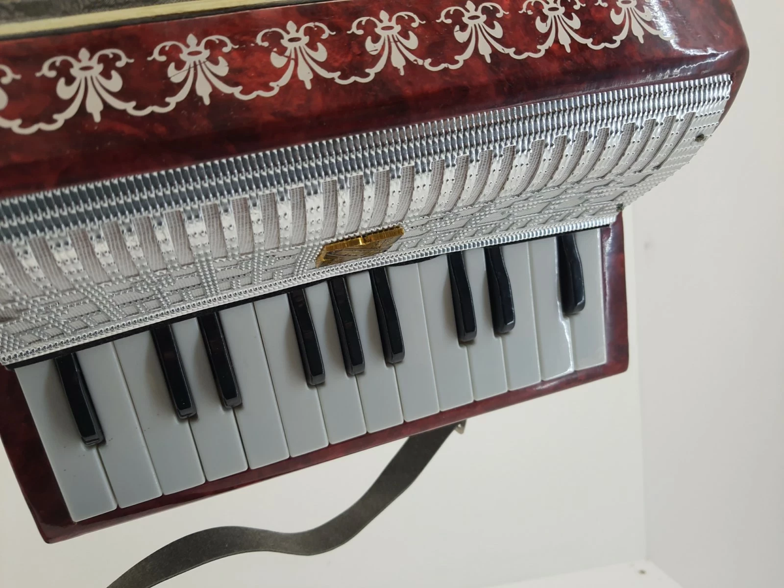 akordeon-razno-manbiw-16-basow-product-id-18522e9b-d928-47a0-8a88-871bac319a65