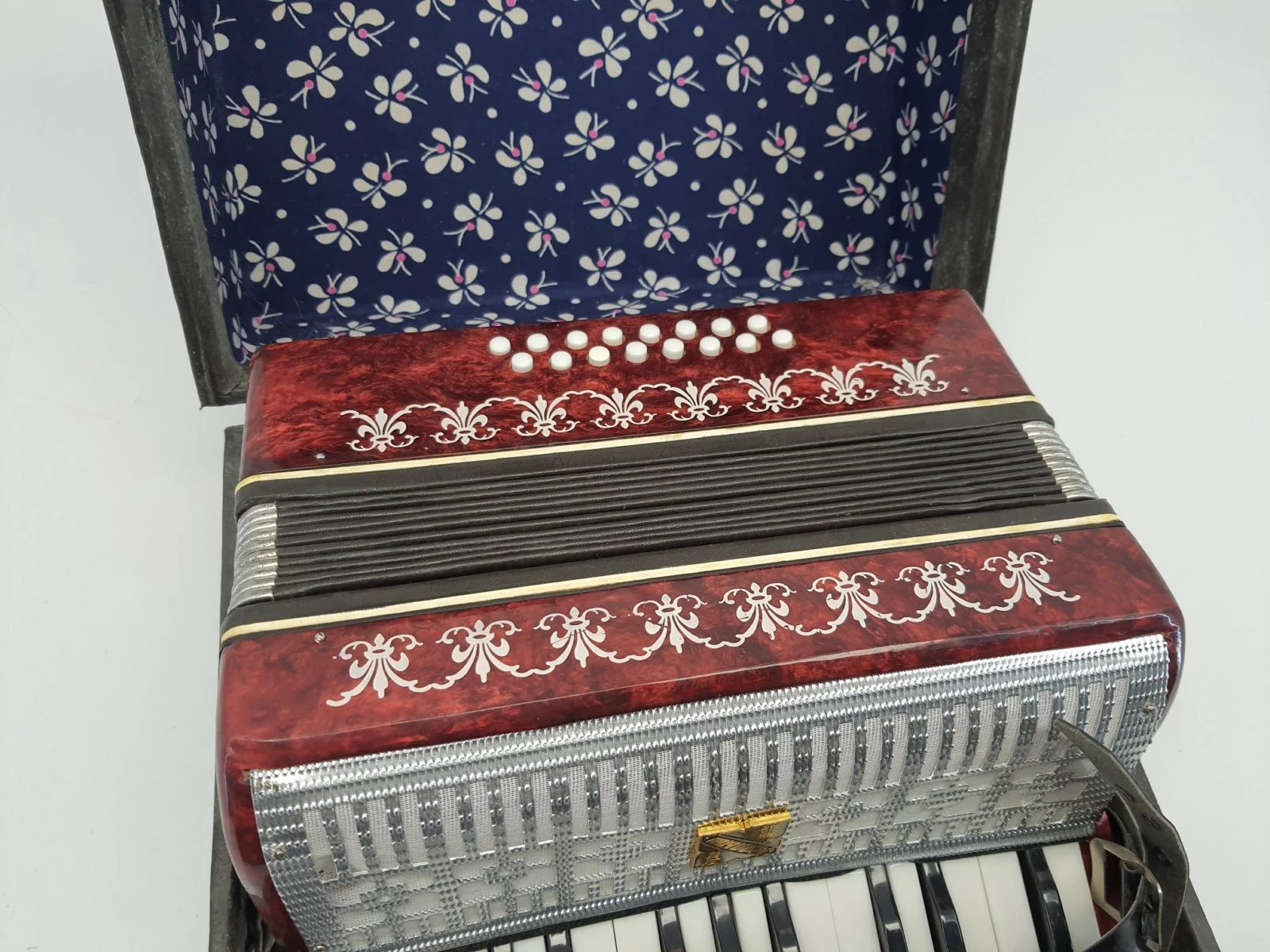 akordeon-razno-manbiw-16-basow-kod-producenta-razno