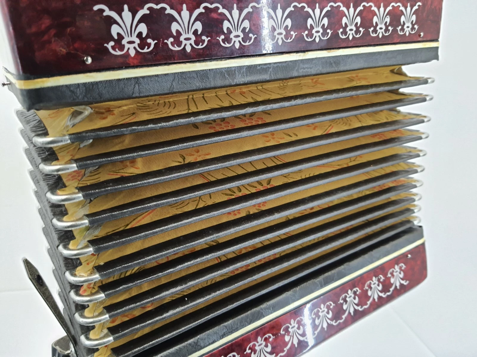 akordeon-razno-manbiw-16-basow-marka-inna