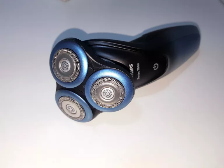 GOLARKA PHILIPS SHAVER 7000  S7930
